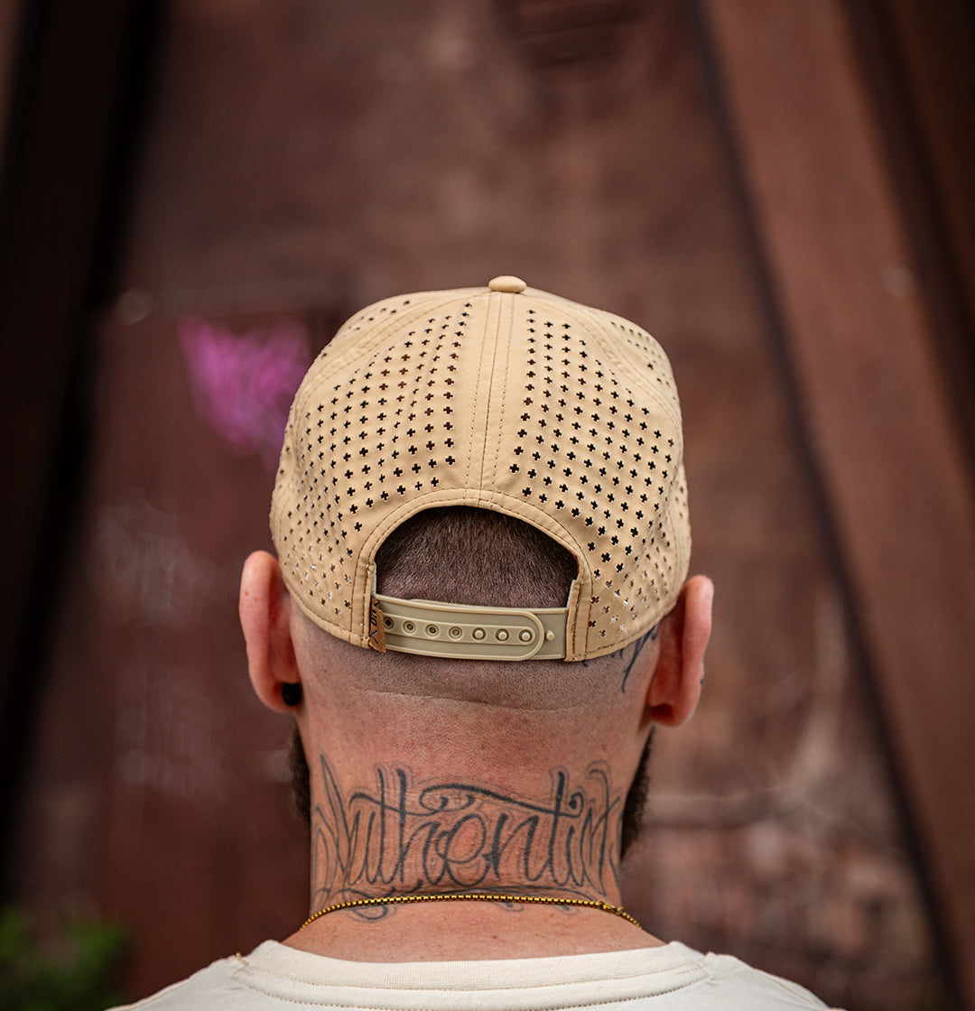 CAP WHISKY & GUNS